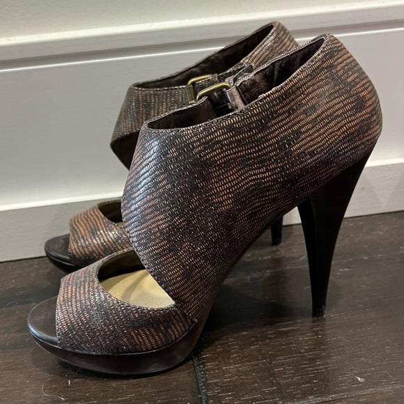 Brand new brown Levity platform heel sandals size 6.5 - Picture 3 of 5